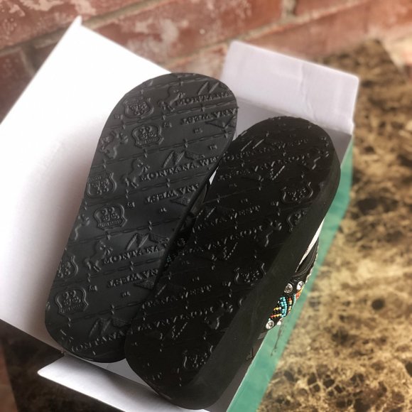 Montana West Aztec Hand Beaded Flip Flops - Picture 6 of 6